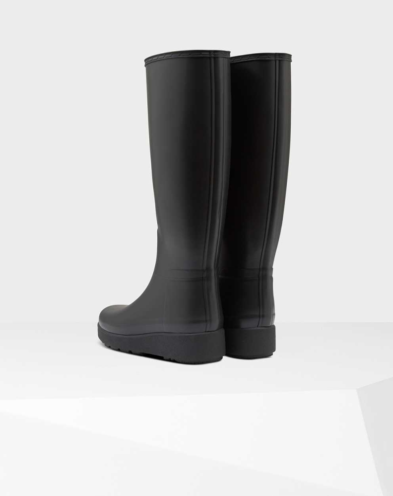 Women's Hunter Refined Slim Fit Creeper Wellington Tall Rain Boots Black | US2934871